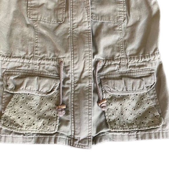 Candies olive green vest with zipper and pull tie and pockets Size M women’s - Picture 6 of 11